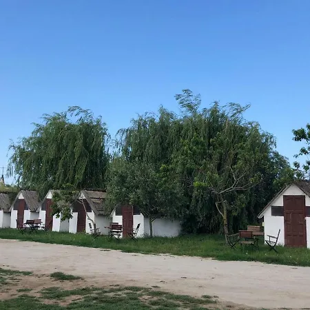 Popasul Pescarilor Konukevi *